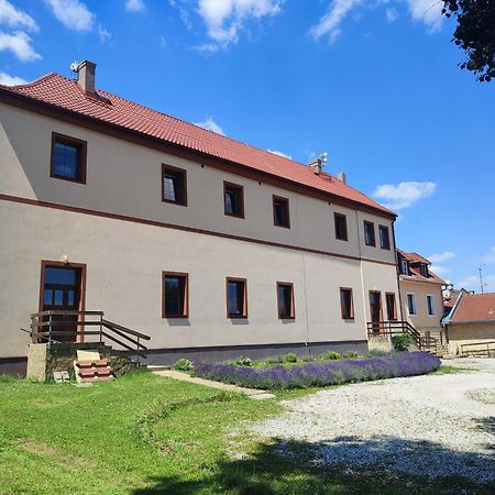 Zamecek Cerov Apartman Jičín Kültér fotó