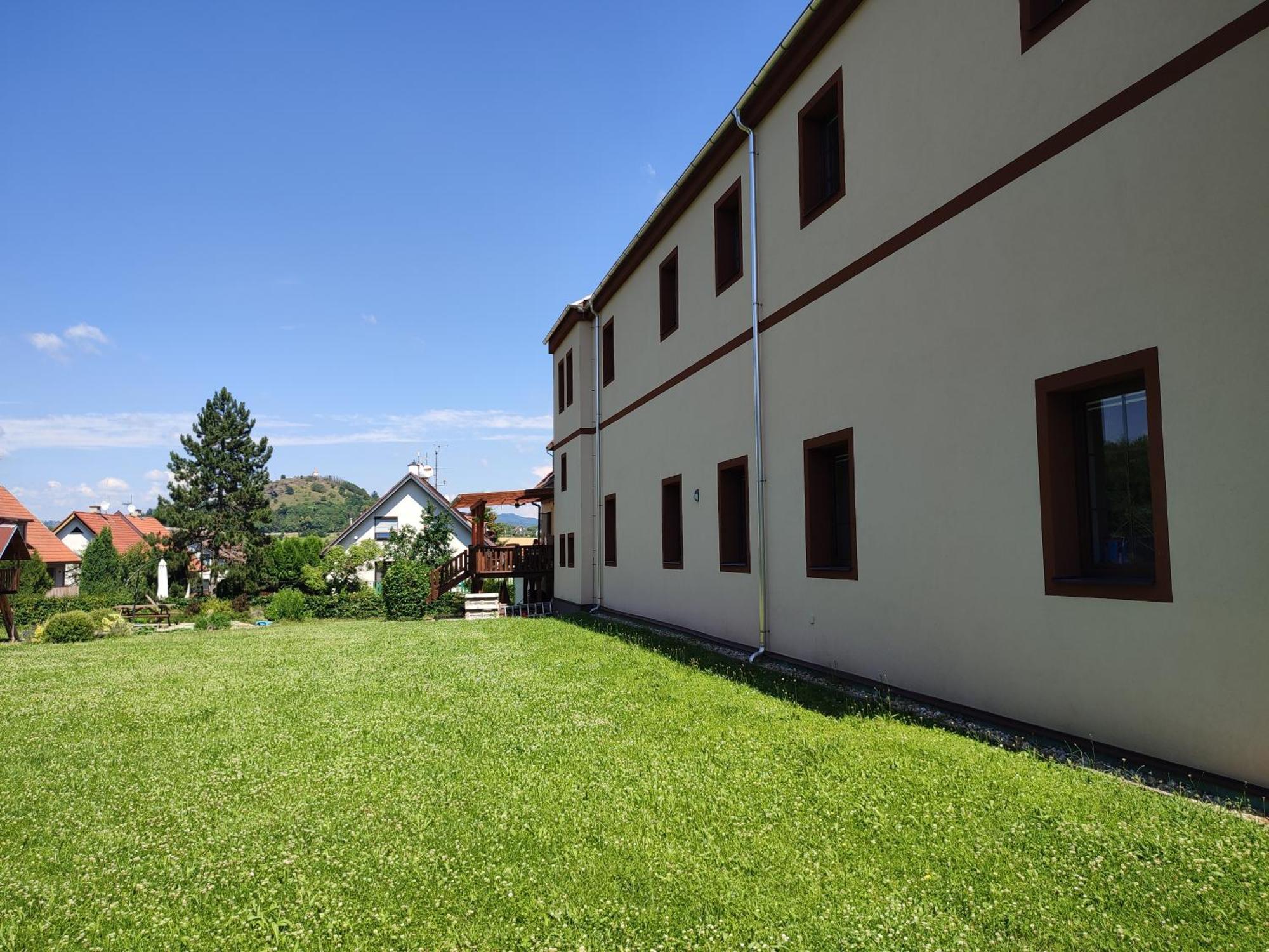 Zamecek Cerov Apartman Jičín Kültér fotó