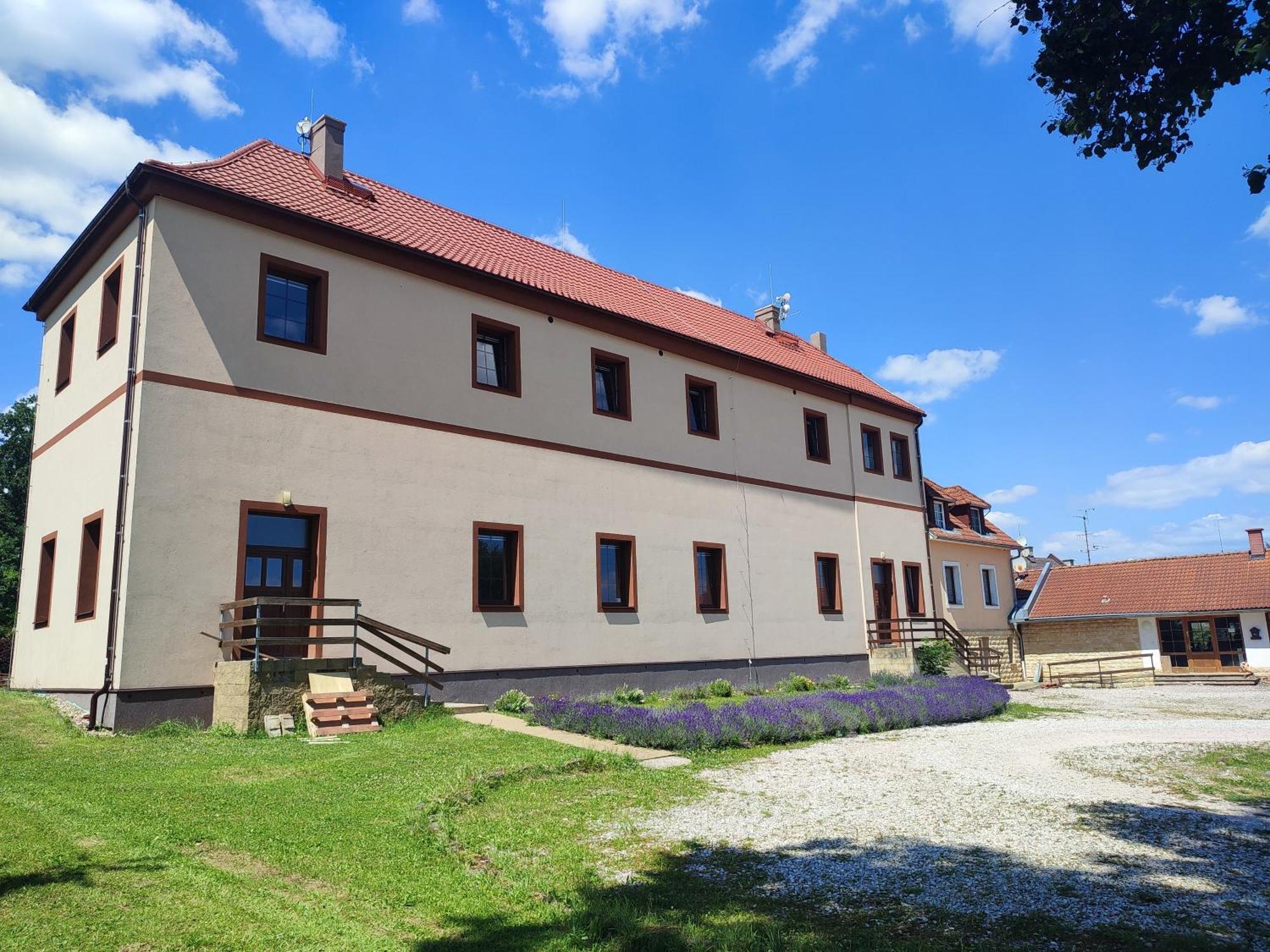 Zamecek Cerov Apartman Jičín Kültér fotó