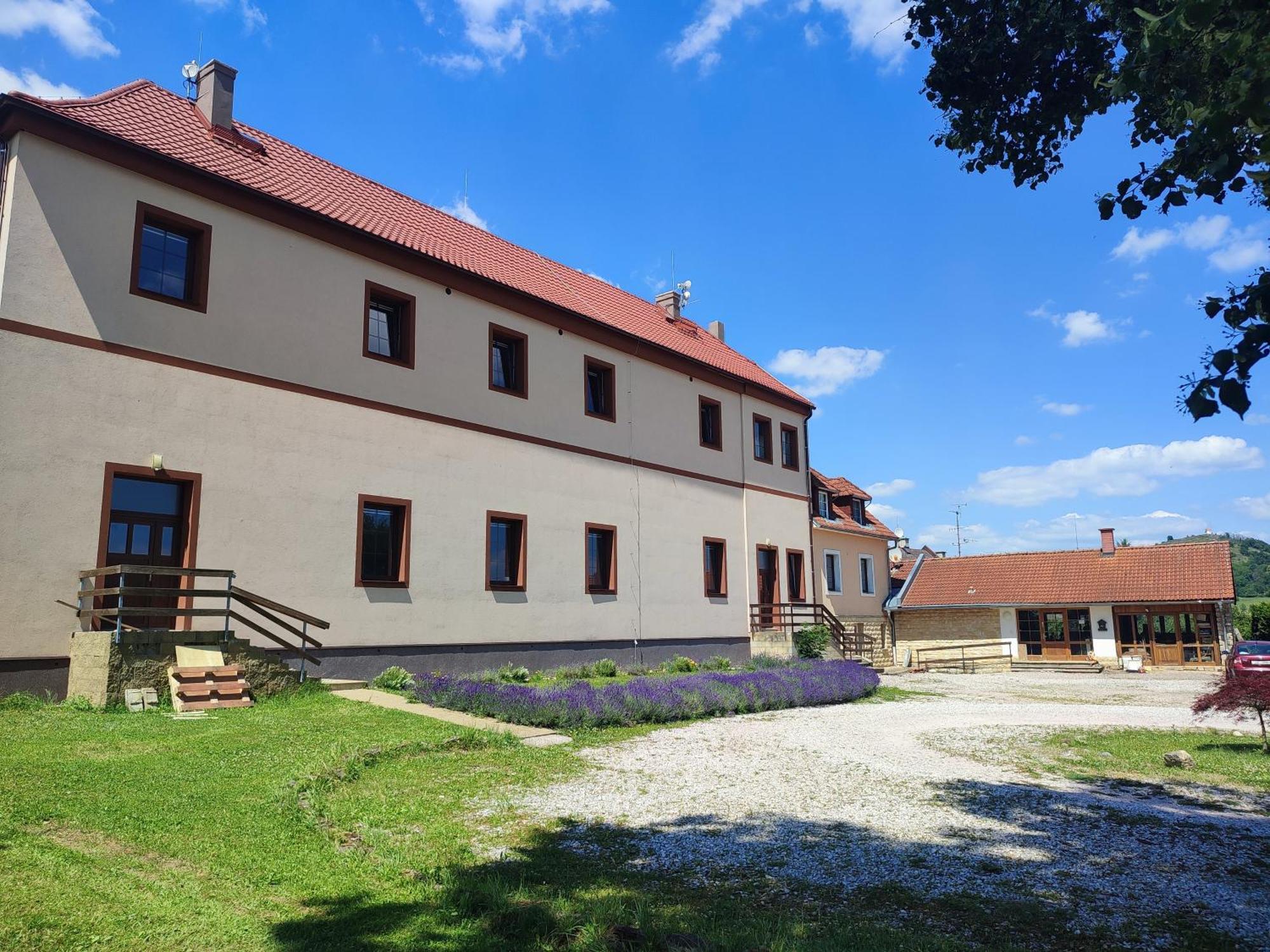 Zamecek Cerov Apartman Jičín Kültér fotó