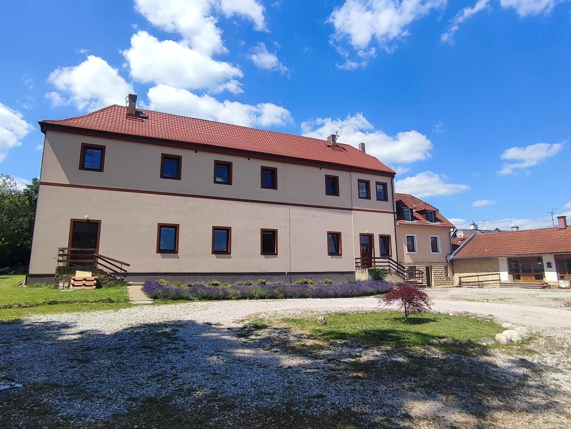 Zamecek Cerov Apartman Jičín Kültér fotó